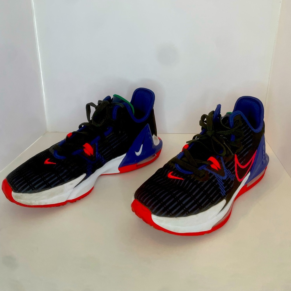 LeBron Witness 6 'Black Deep Royal Blue'